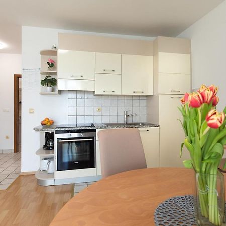 Apartment Filip Krk Town Eksteriør billede
